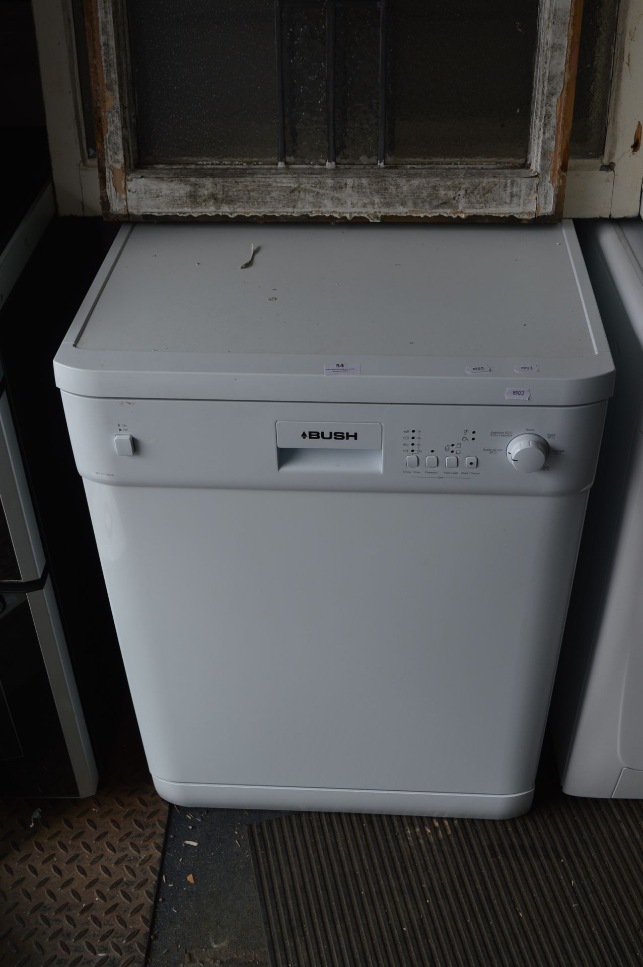 Bush Dishwasher WV1275DW