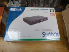 D-Link 16 Port 10x100MB Switch