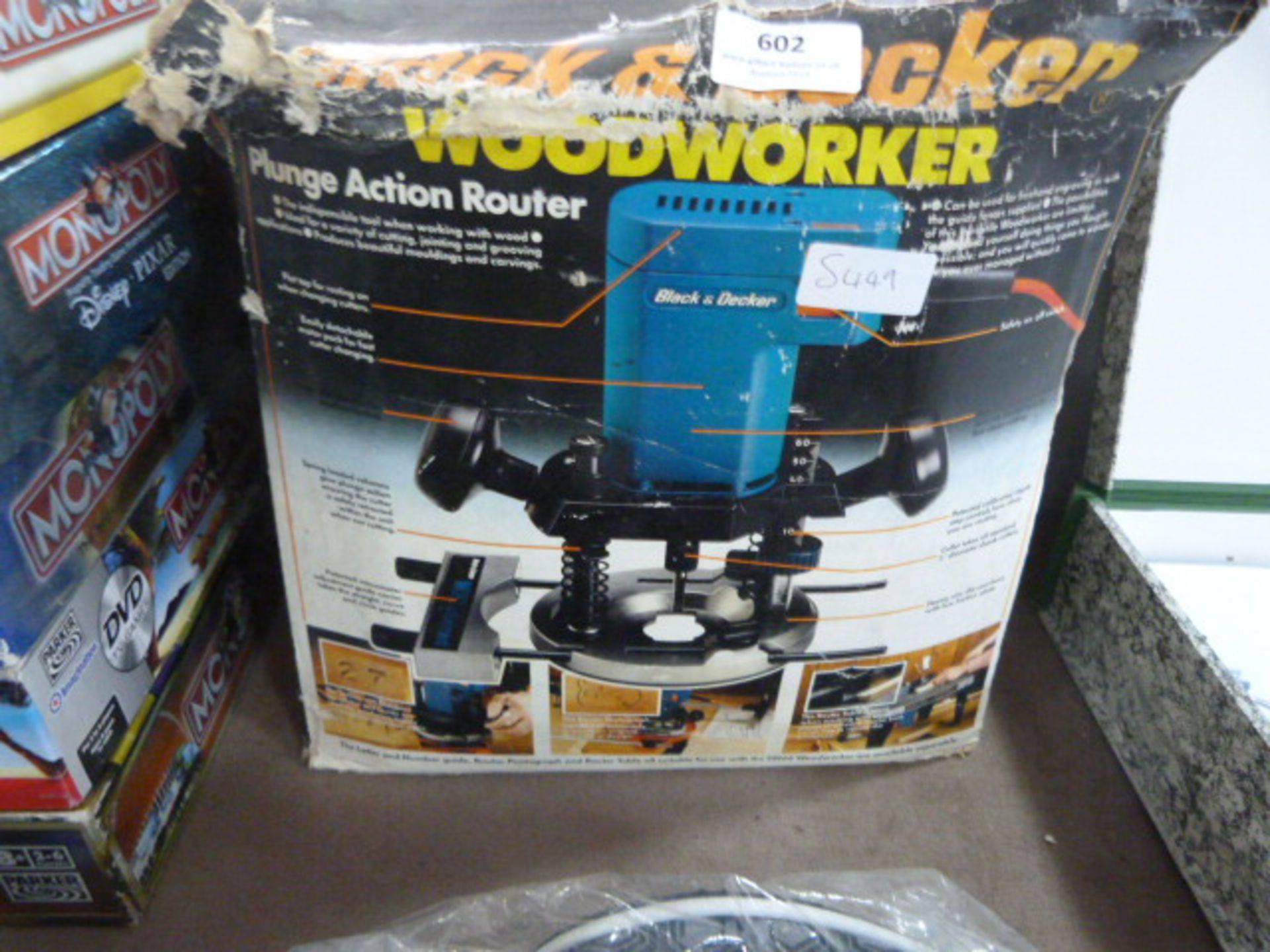 Black & Decker Plunge Action Router