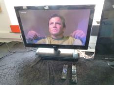 LG 32" TV 32LE5900 with Blu-ray Player
