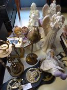 Quantity of Ornaments and Figurines