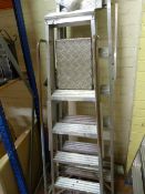 4ft Aluminium Steps with Hand Rail