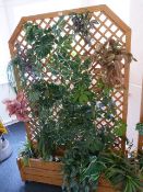 *Pine Lattice Work Room Divider with Artificial Fo