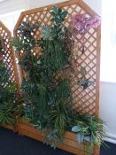 *Pine Lattice Work Room Divider with Artificial Fo