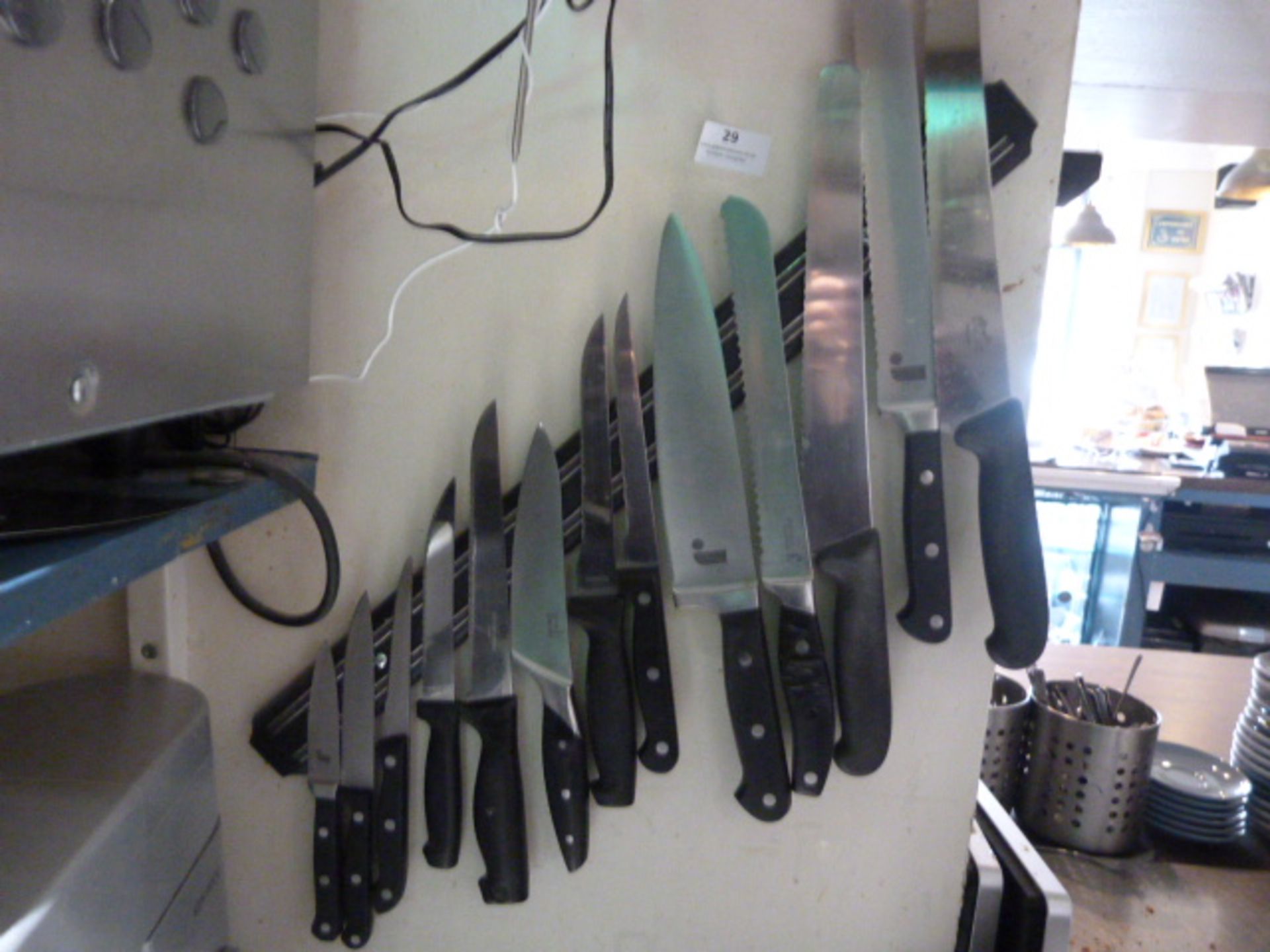 *Thirteen Kitchen Knives Including Jamie Oliver Kni