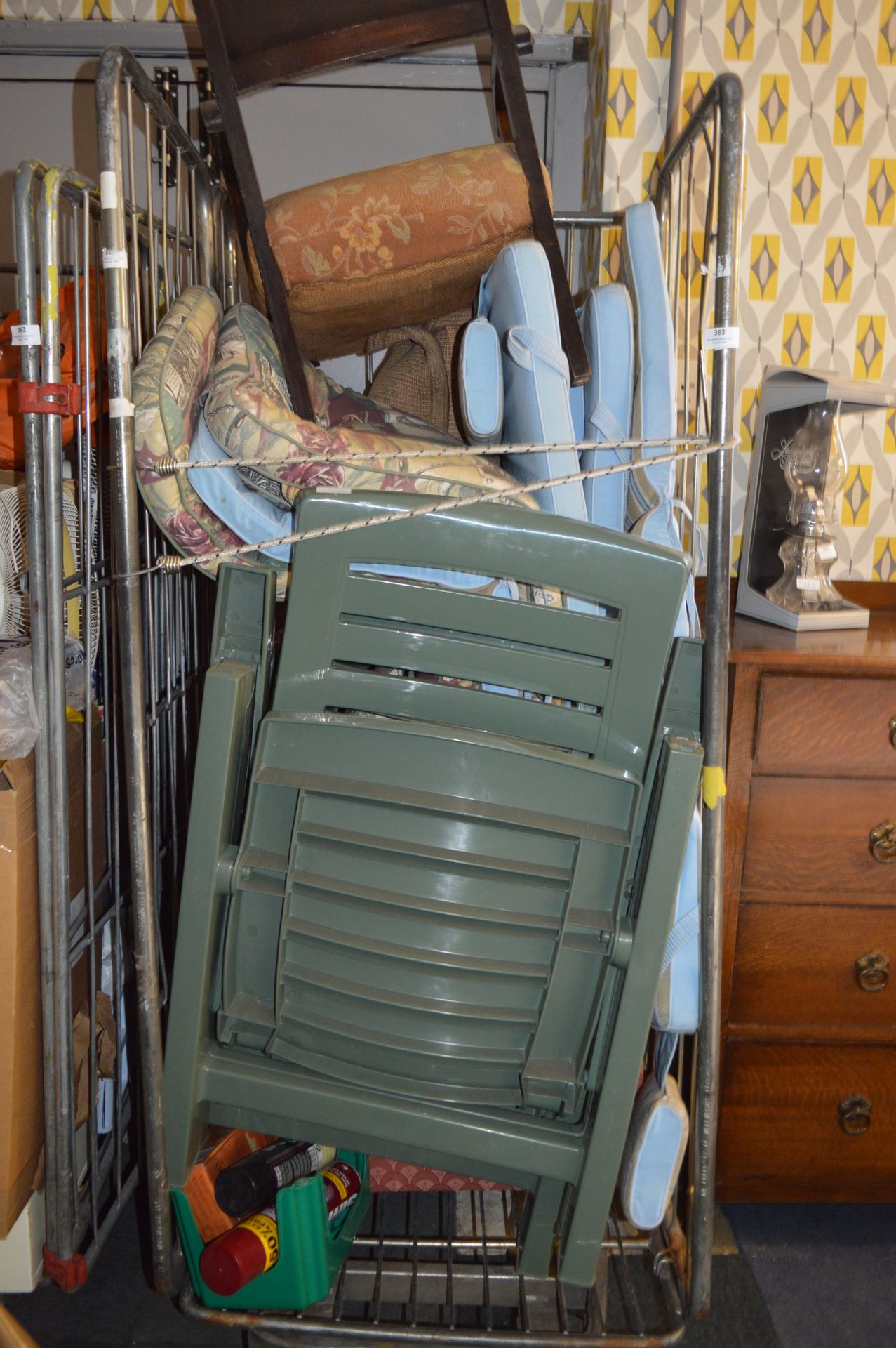 Cage Lot; Plastic, Garden Recliner Chairs, Small A