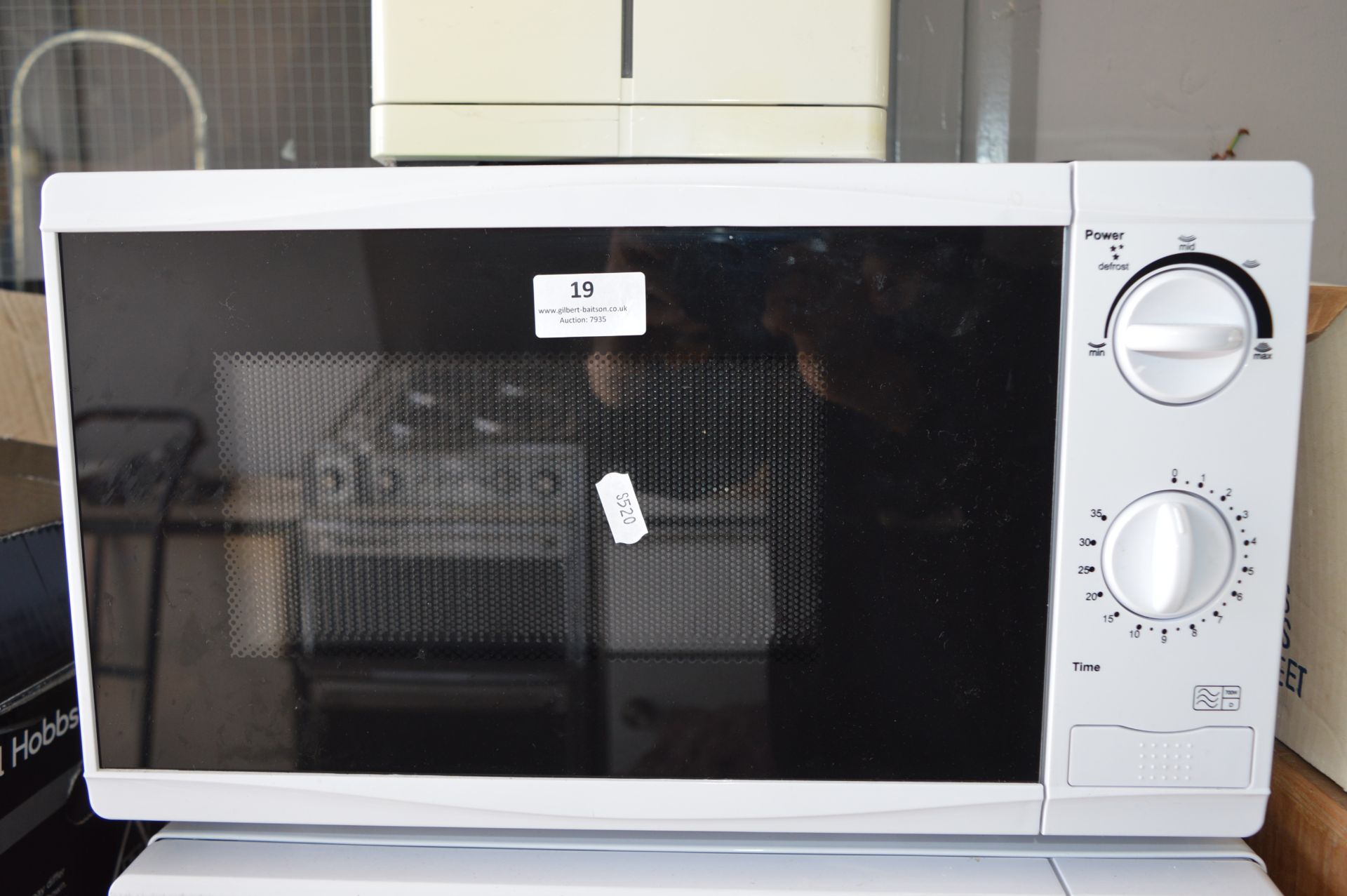 Tesco Basics 700W Microwave Oven