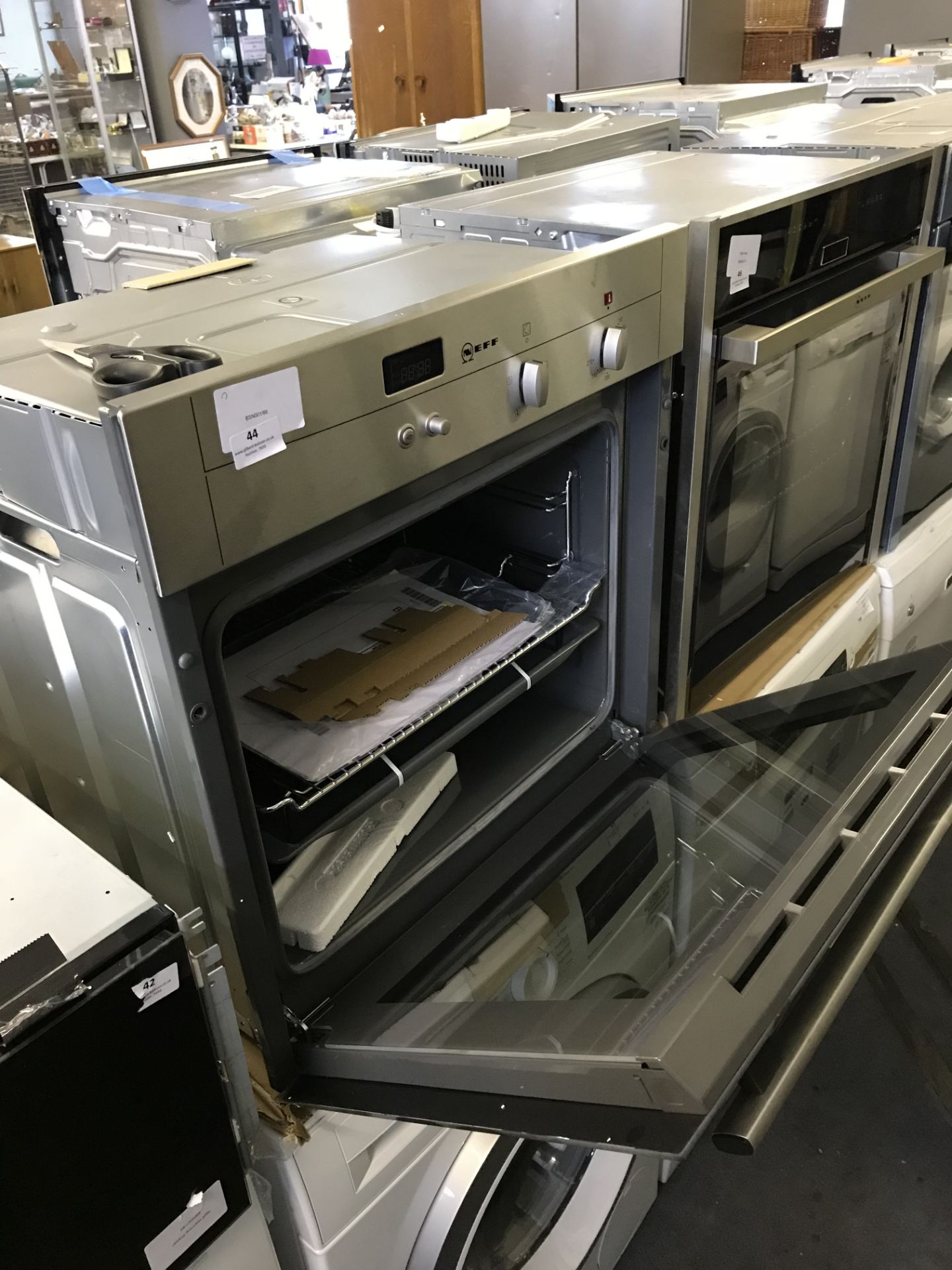 *Neff Oven Model:B12S32N3GB - Image 2 of 2