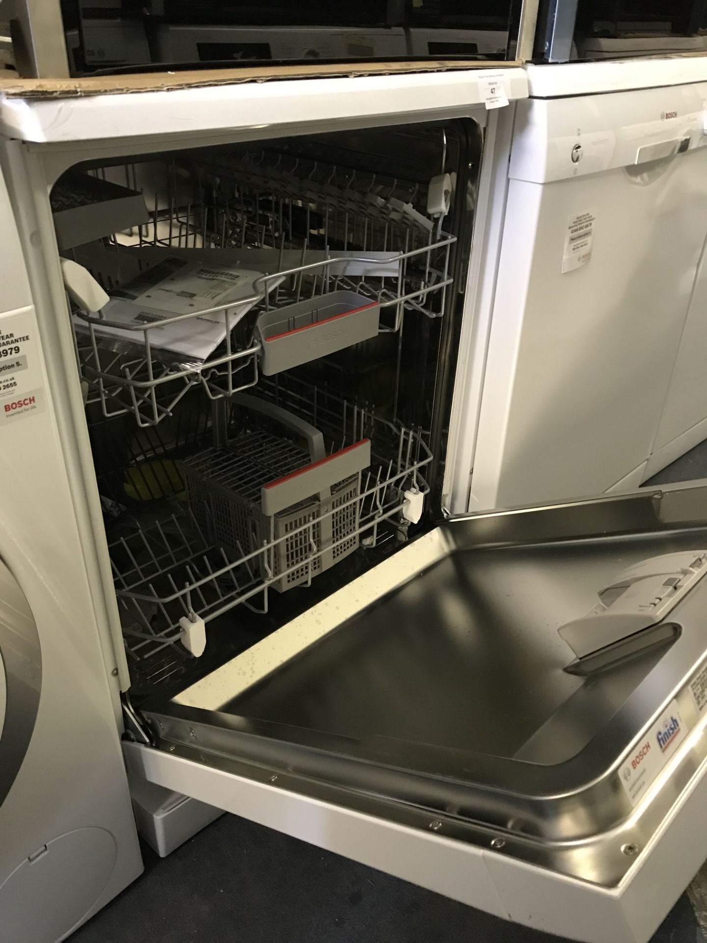 *Bosch Free-Standing Dishwasher Model:SMS46IW04G - Bild 2 aus 2