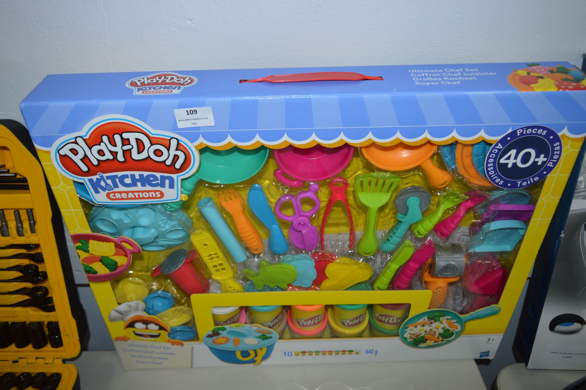 *PLAY-DOH KITCHEN CREATIONS SET