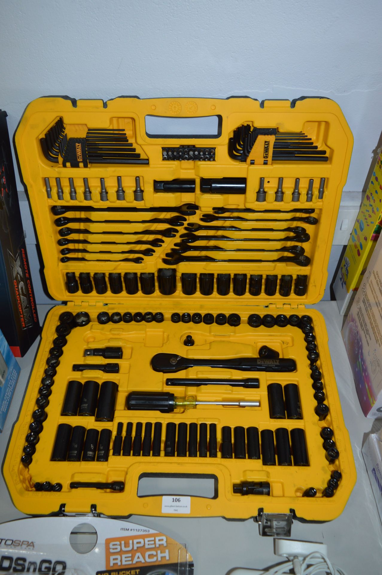 *DEWALT 181 PIECE MECHANICS SET