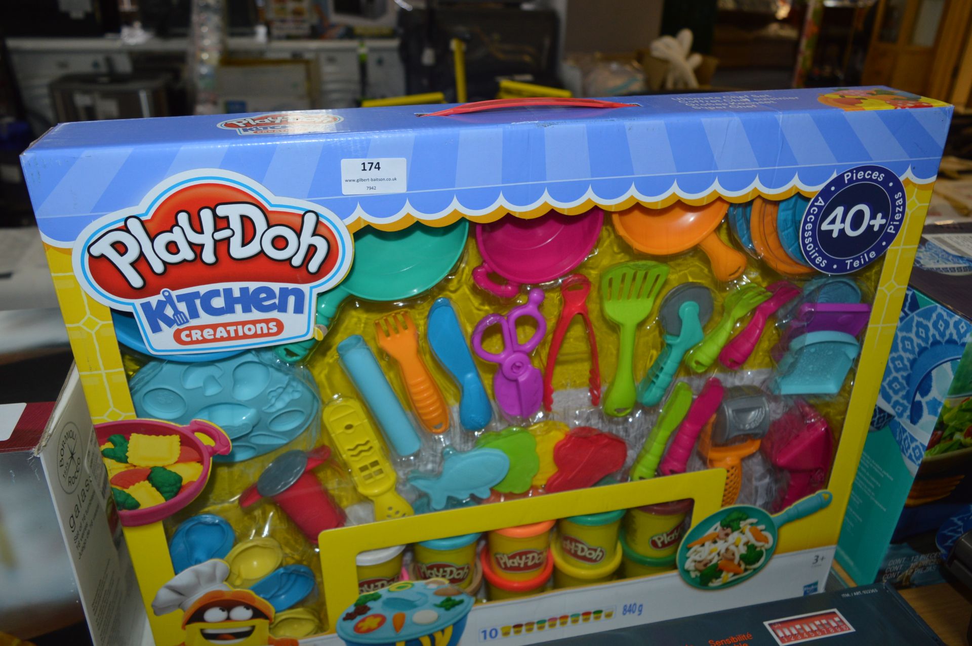 *PLAY-DOH KITCHEN CREATIONS SET