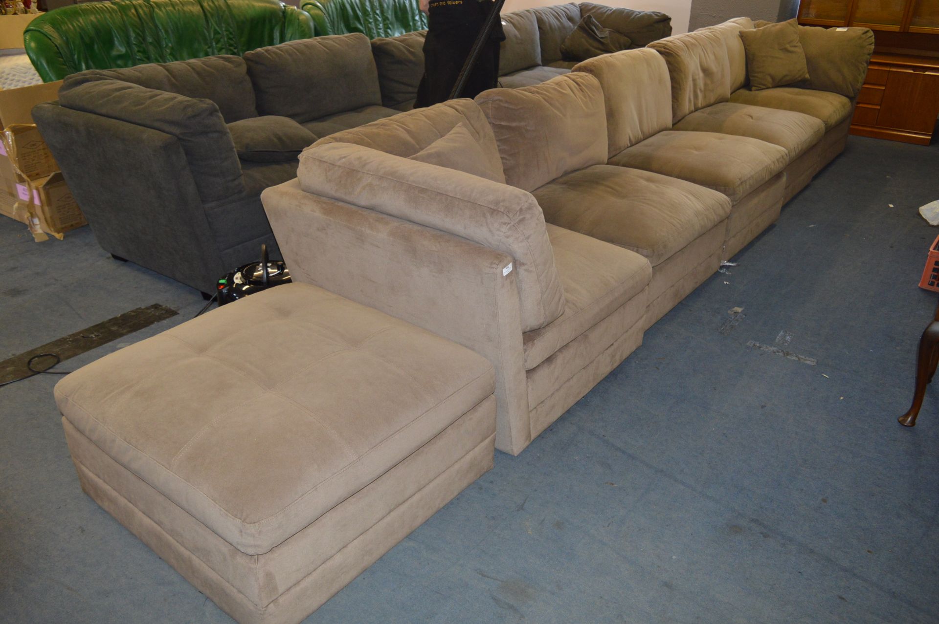 *DELTON 6PC SECTIONAL SOFA