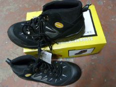 Pair of Work Boots Size:9