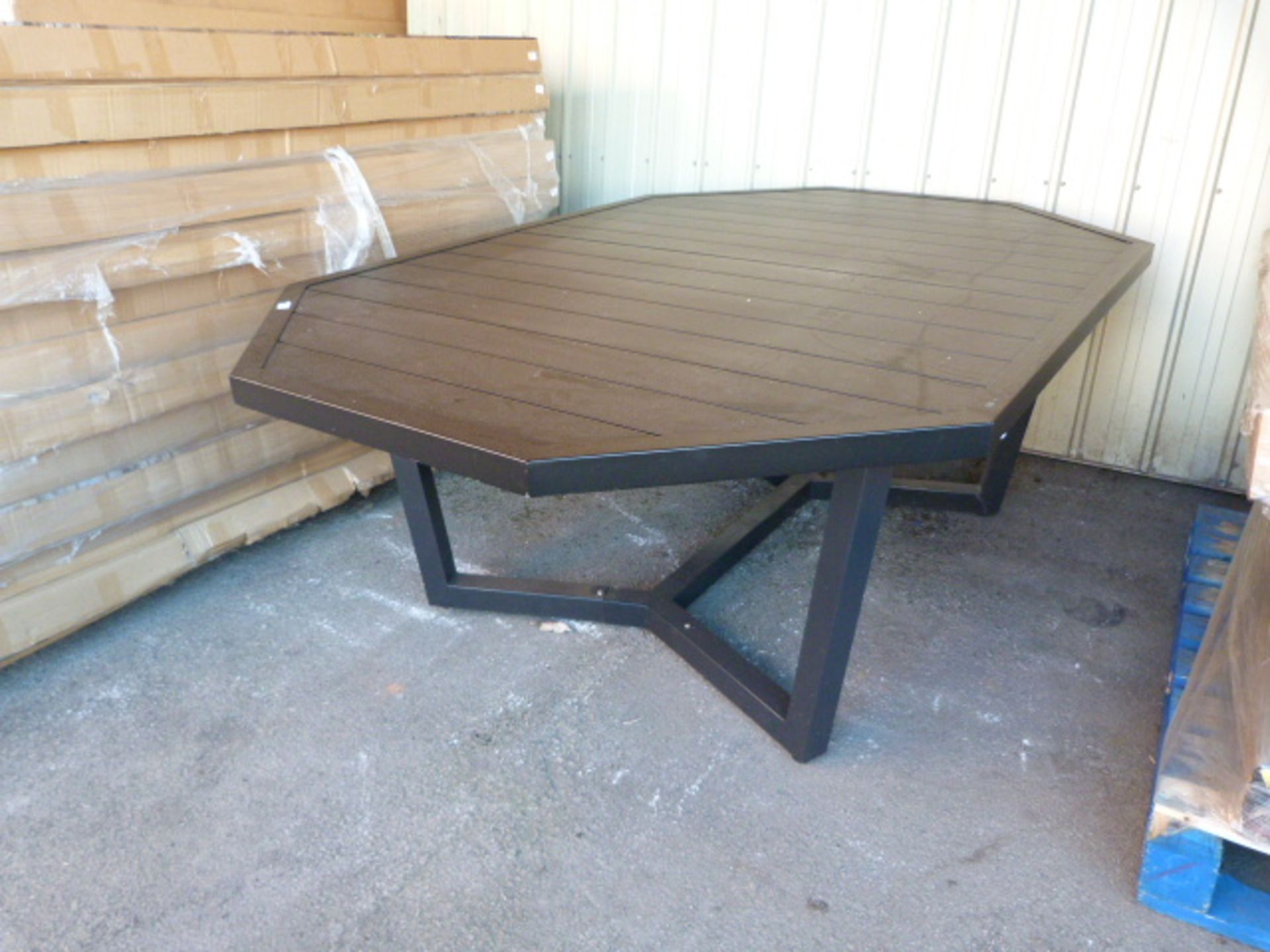 *Octagonal Metal Garden Dining Table