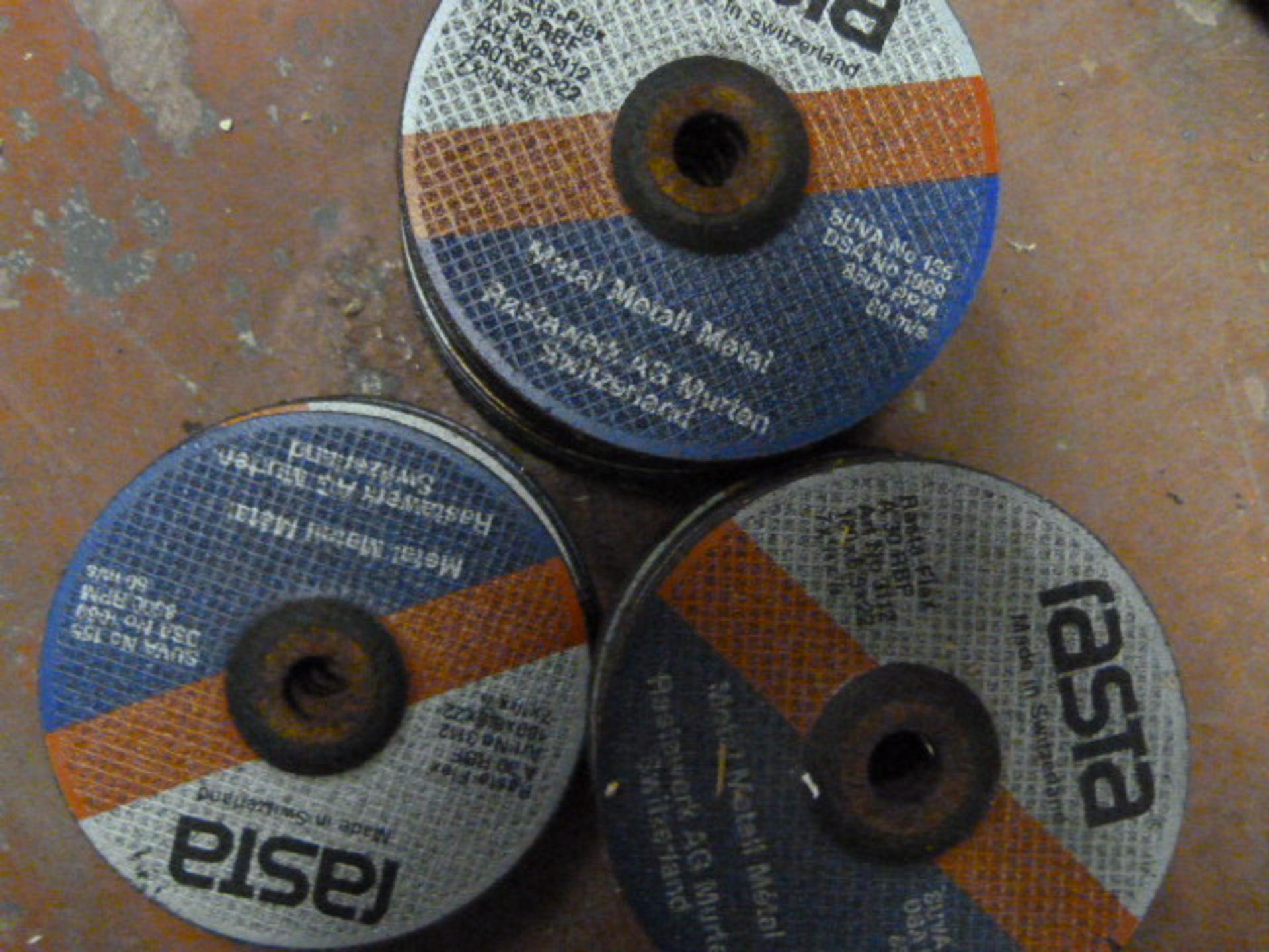 Twenty Four 18cm Grinding Disks