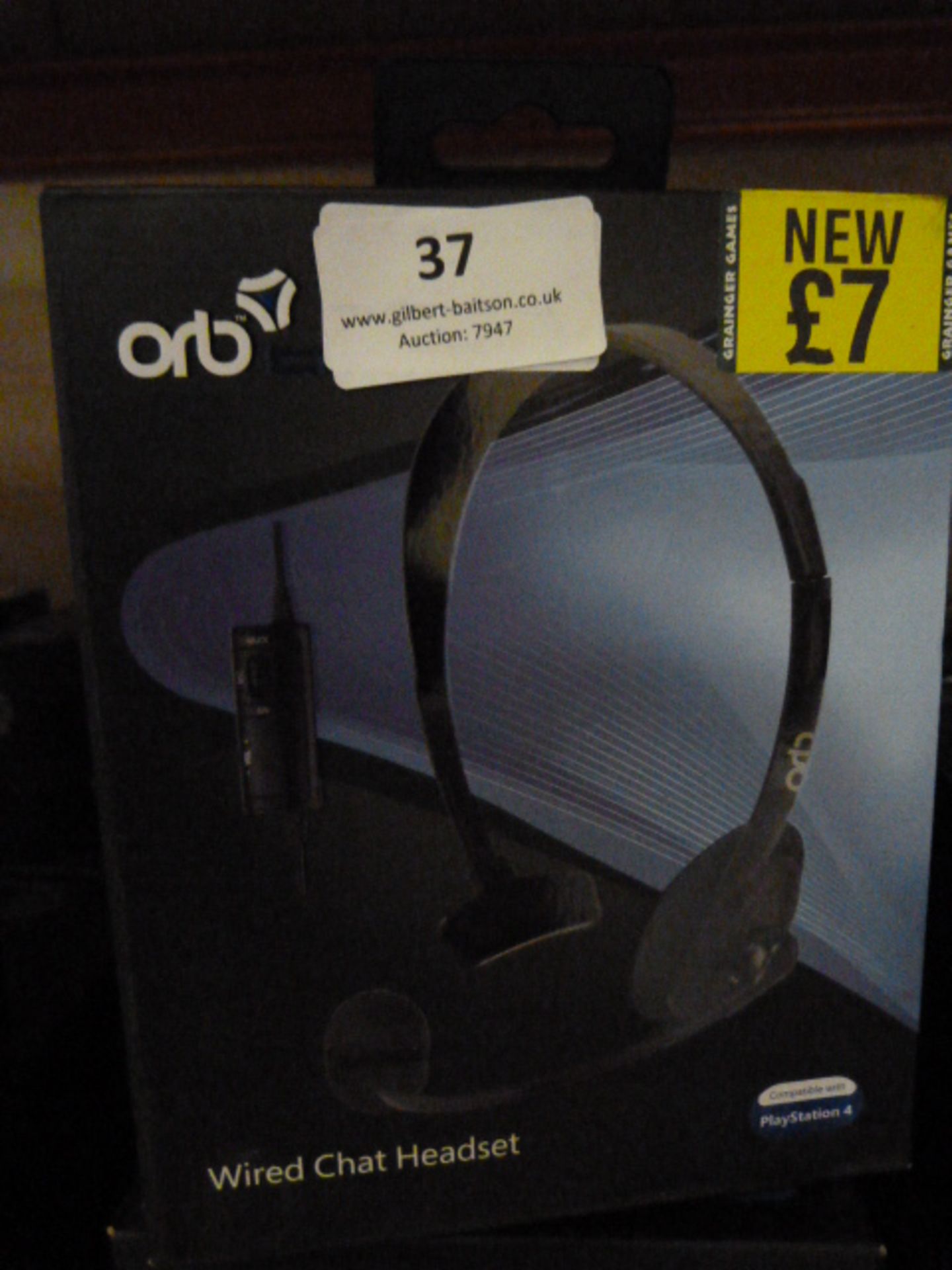 Five Wired Chat Headsets