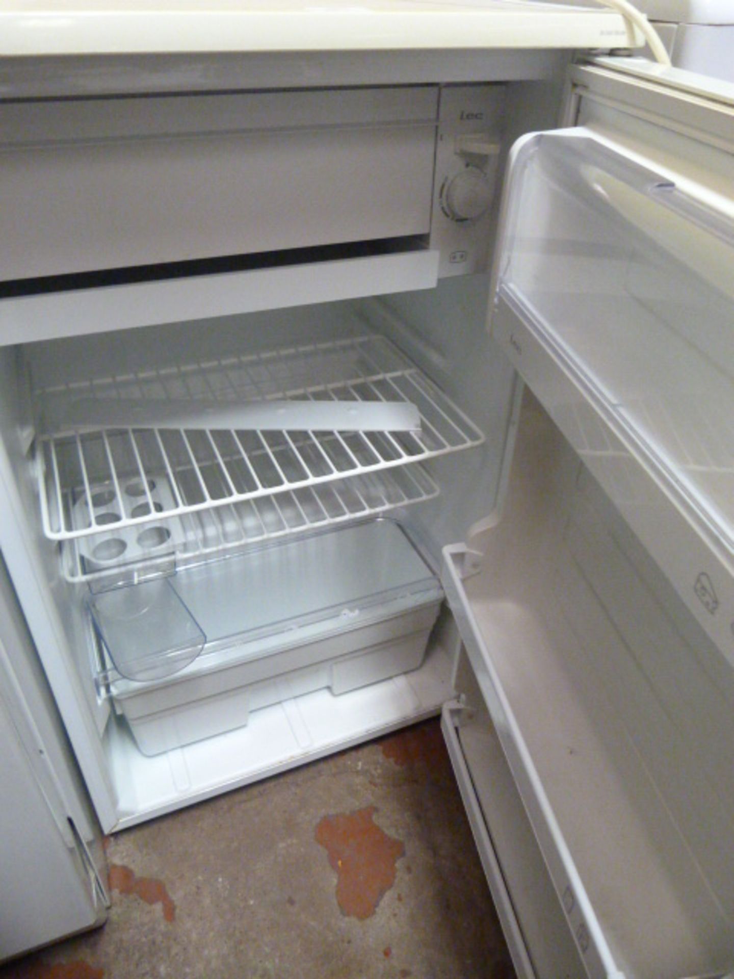 Lec Refrigerator