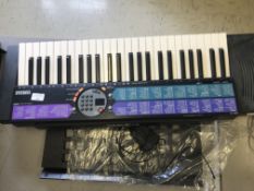 *Yamaha PSR73 Keyboard