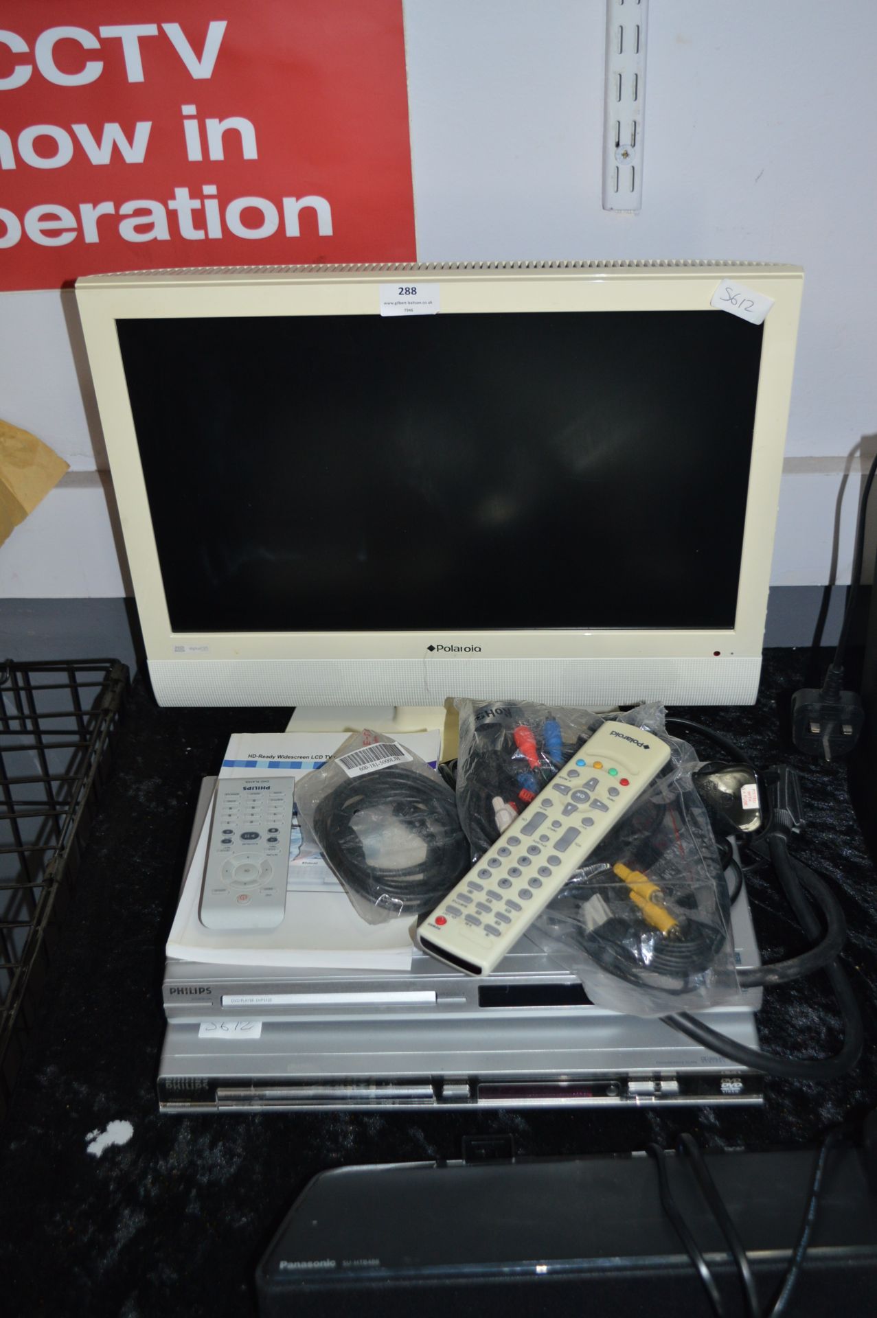 Polaroid 19" TV with Digital Tuner and Two Philips