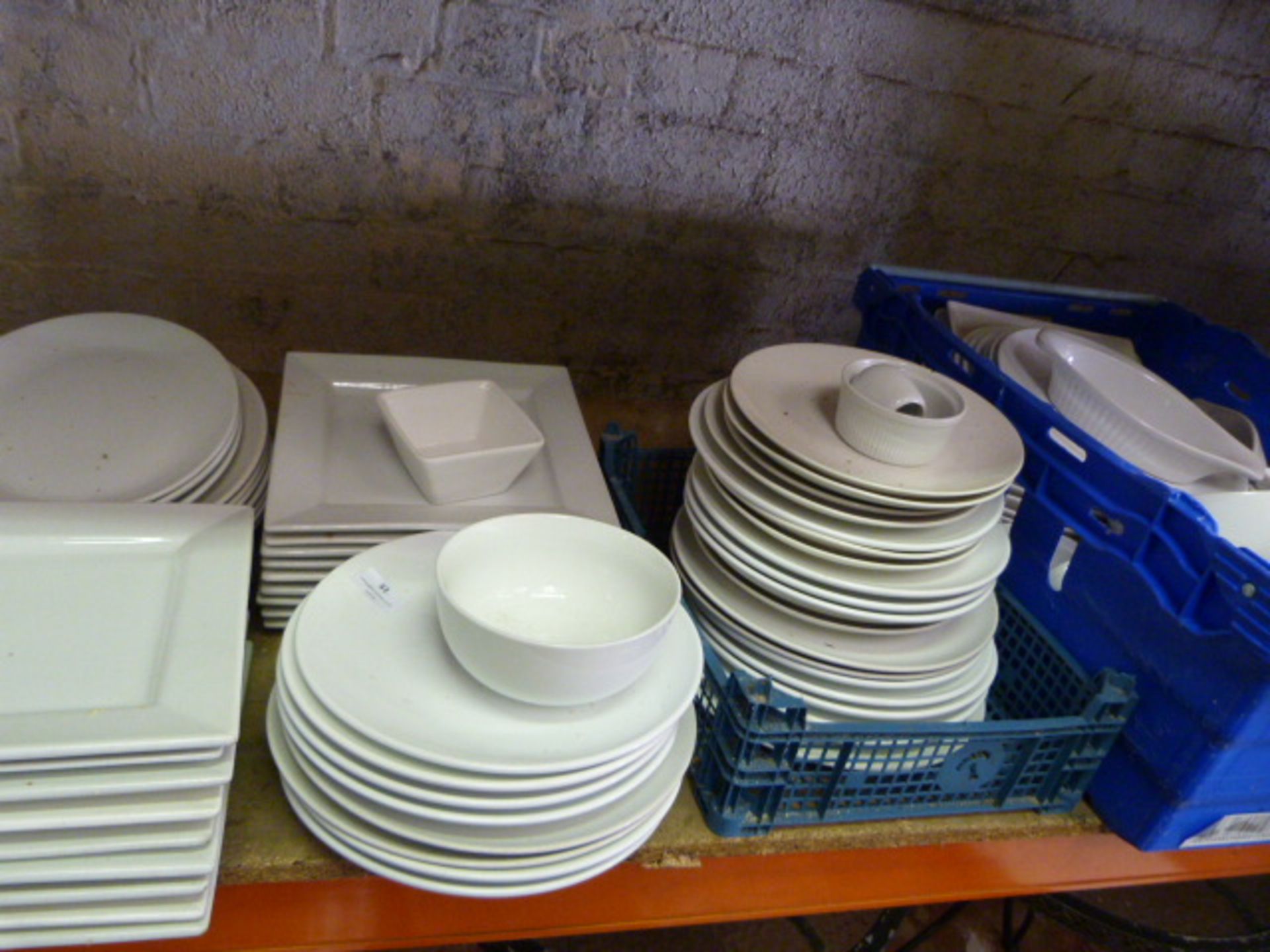 *Round and Square White Pottery Plates