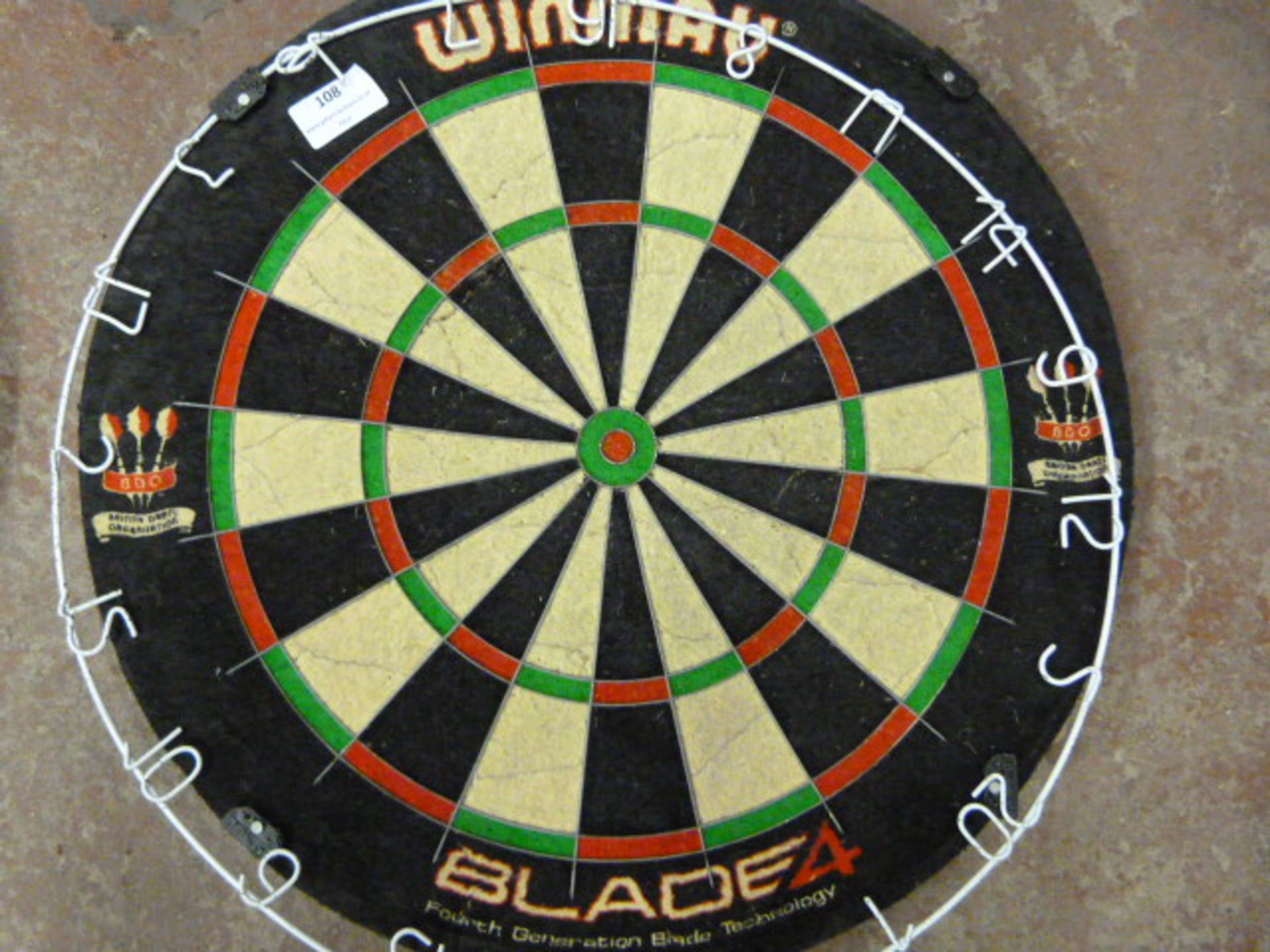 *Winmau Blade Four Dartboard