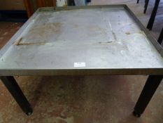 *Small Steel Table 60x60x34cm