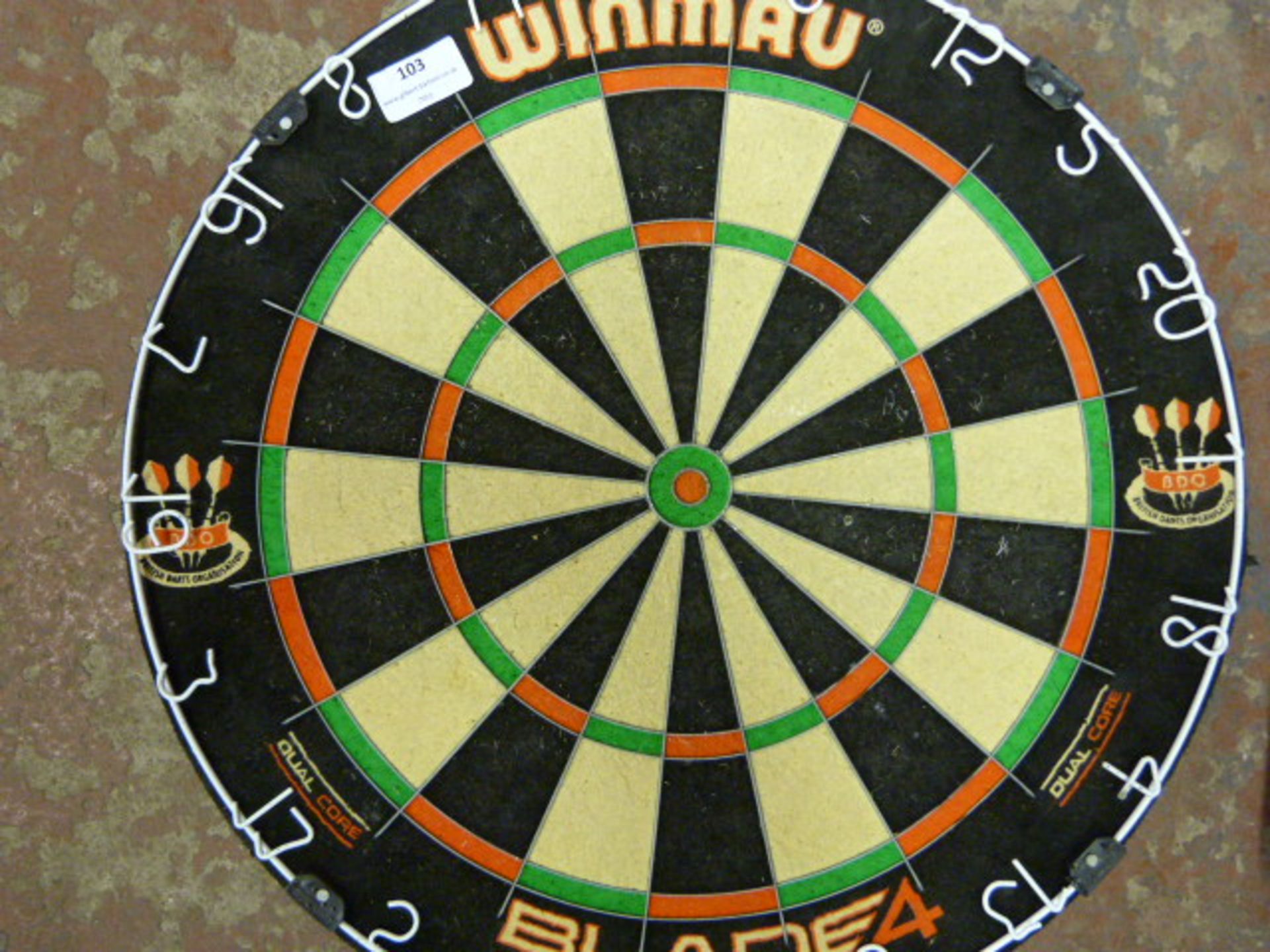 *Winmau Blade Four Dartboard