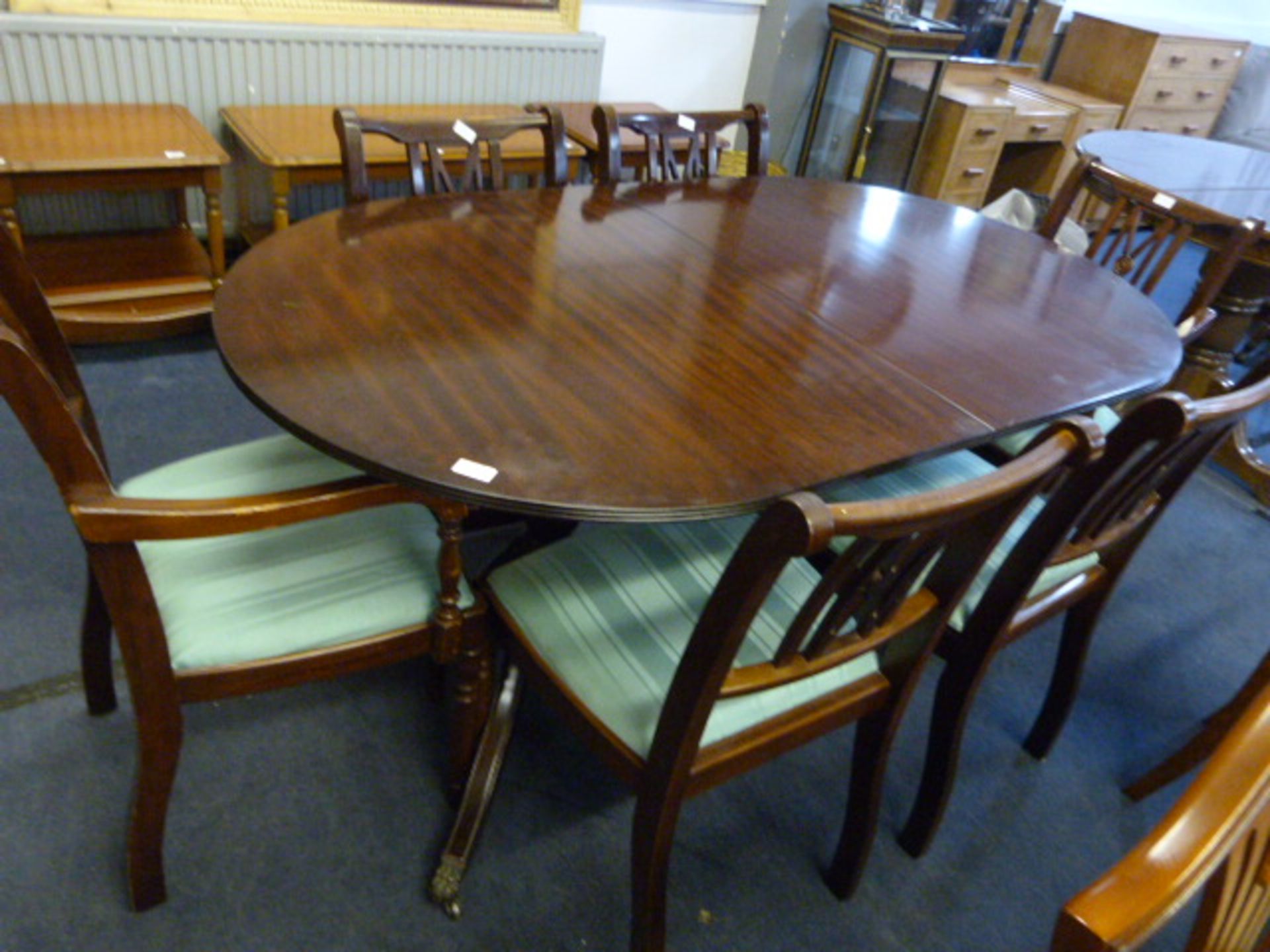 Mahogany Extending Dining Table with 2 Carvers and 4 Dining Chairs