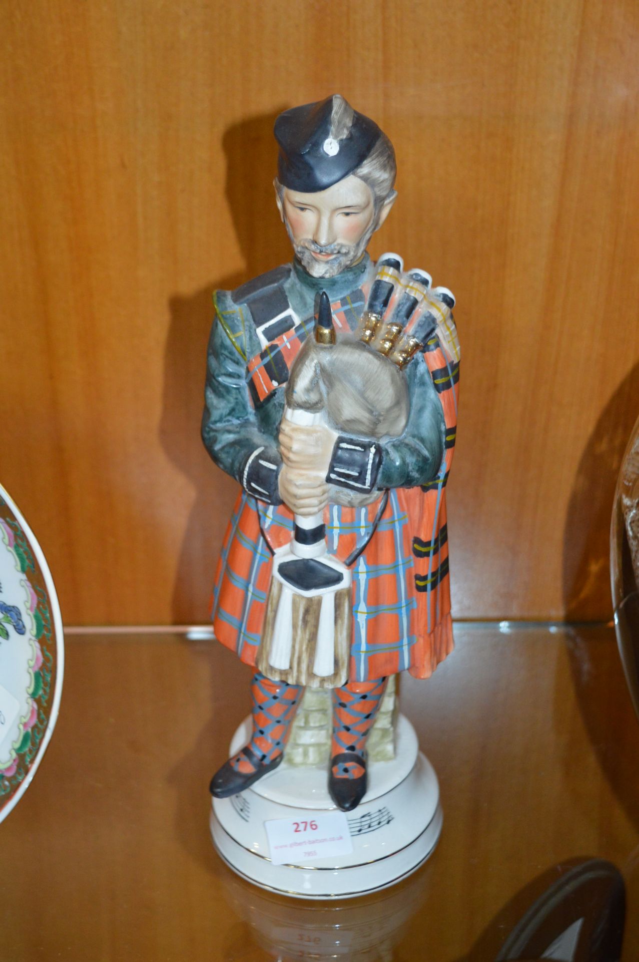 Musical Decanter Figurine - Scottish Piper