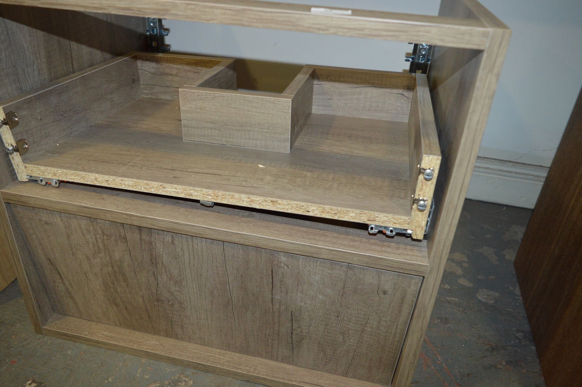 *Slant Nebraska Oak 600 Basin Unit