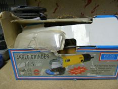115mm Angle Grinder with Discs and Goggles