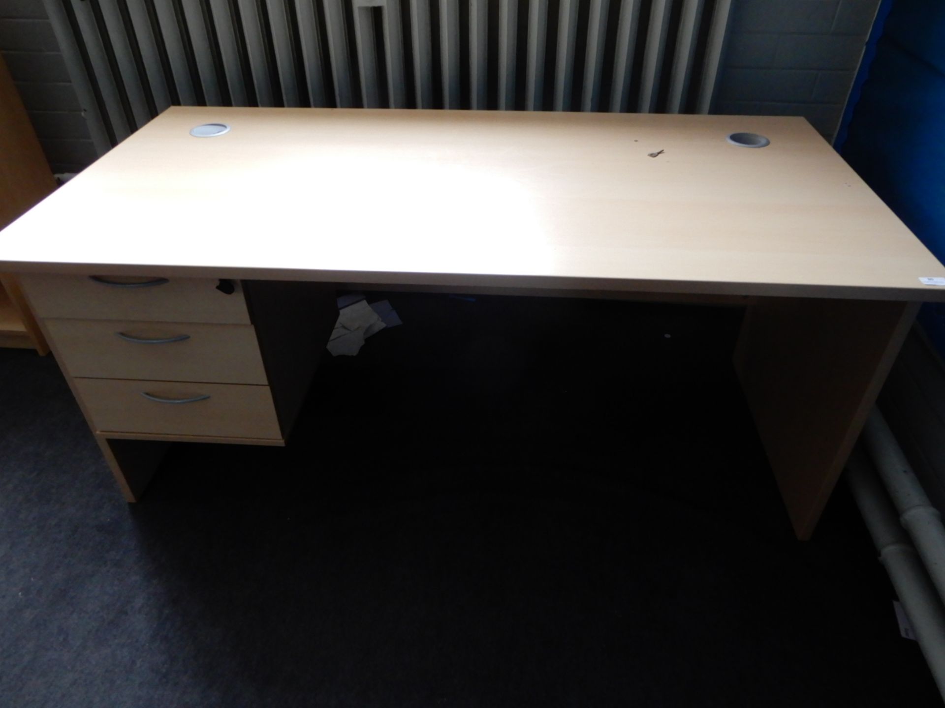 *L-Shape Desk with Left Hand Drawer Unit in Light - Image 2 of 2