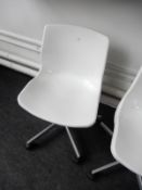 *Hi-Gloss White Swivel Chair