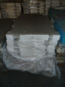 *Pallet Containing 7 1400 by 800 Low Level White S