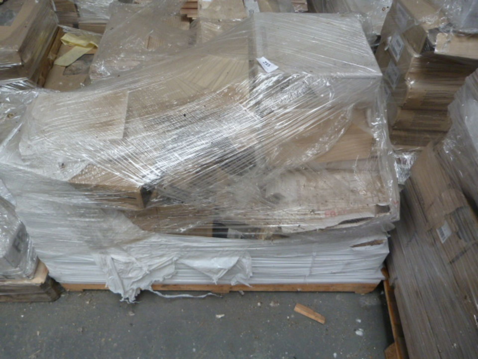 *Mixed Pallet Containing Assorted Ceramic Tiles