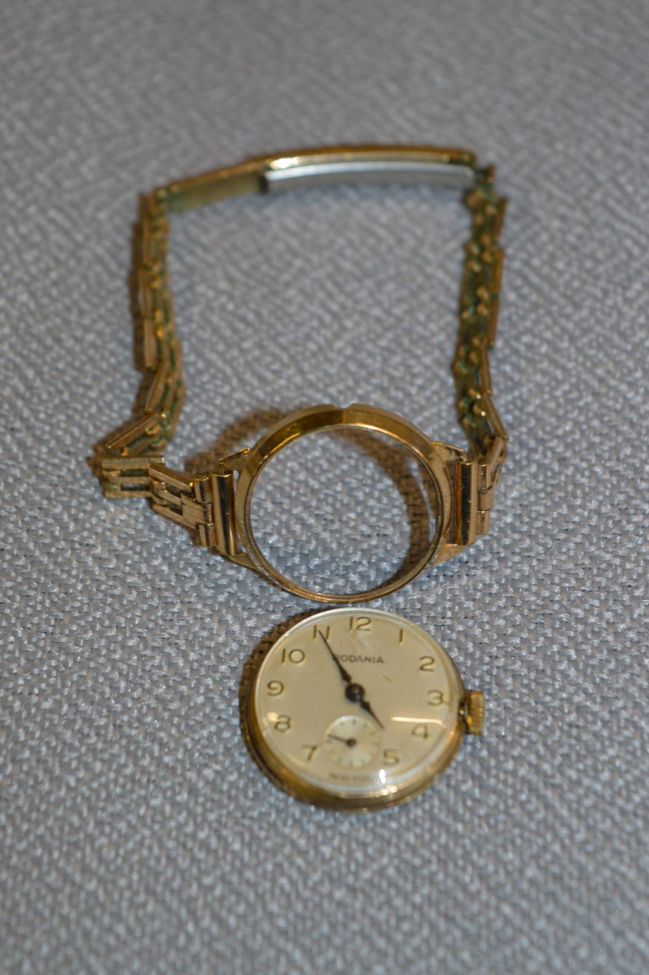 9ct Gold Cased Sekonda Ladies Wristwatch