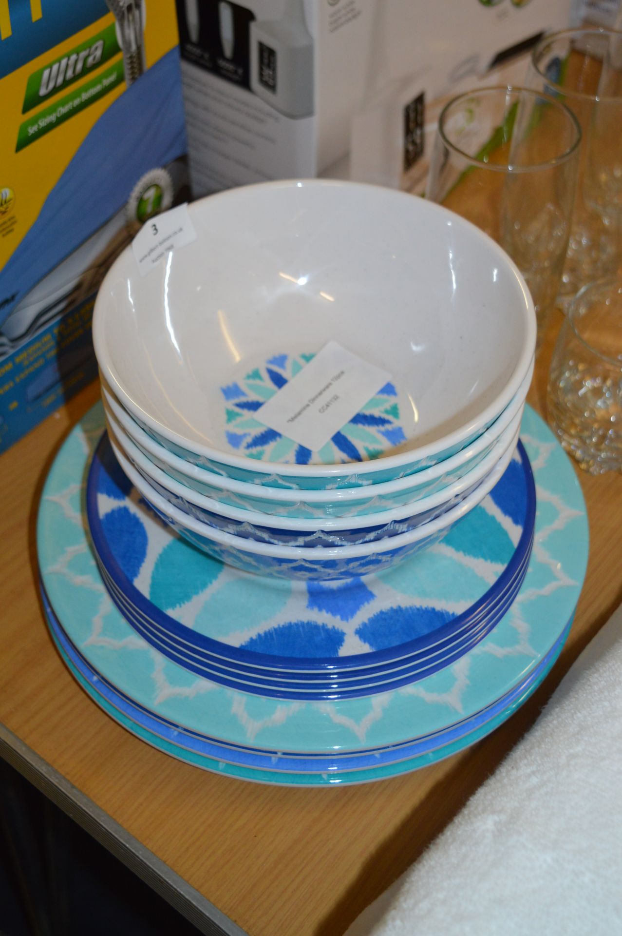 *Melamine Dinnerware 12 Piece Set