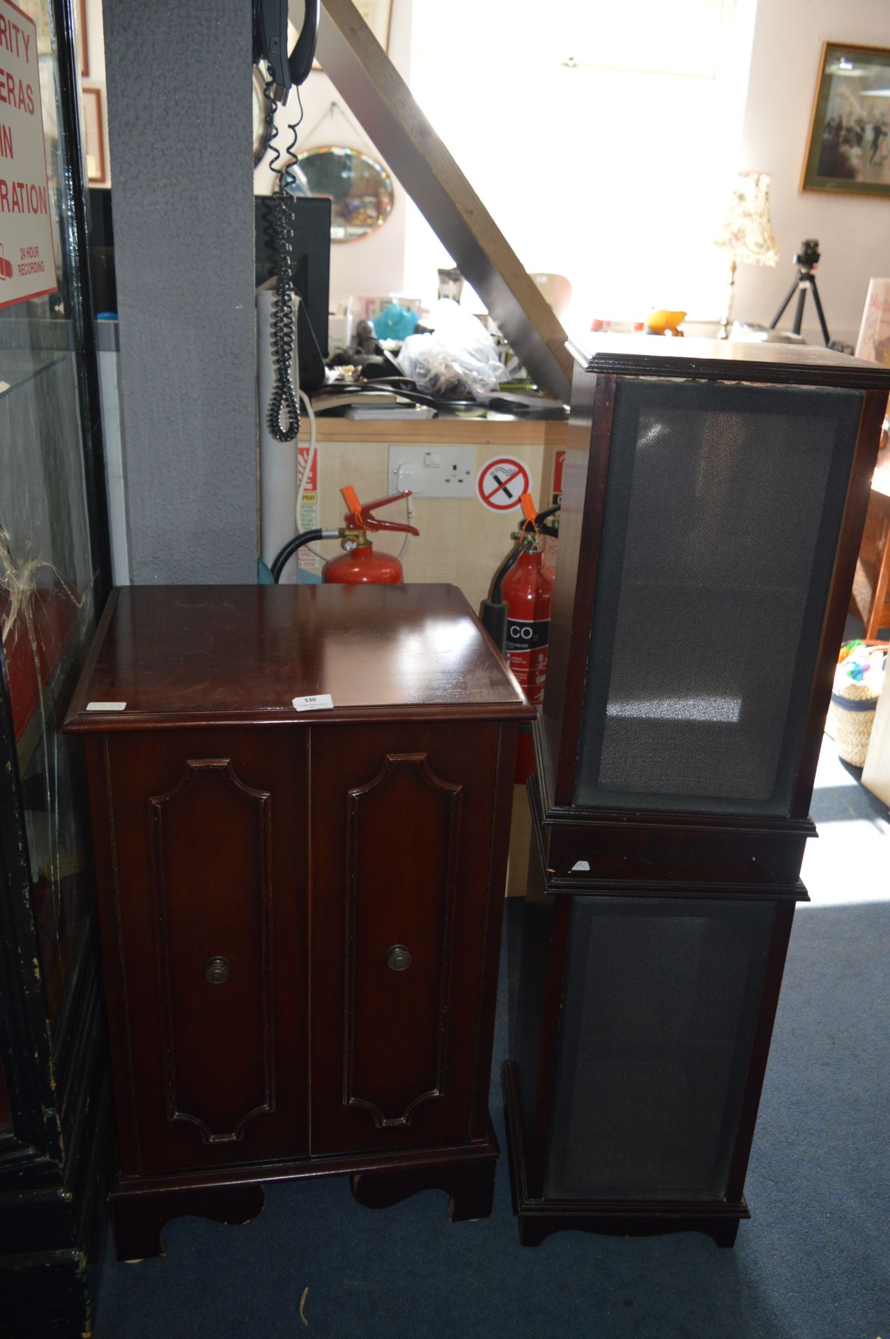 Mahogany Effect Hifi Cabinet and Speakers