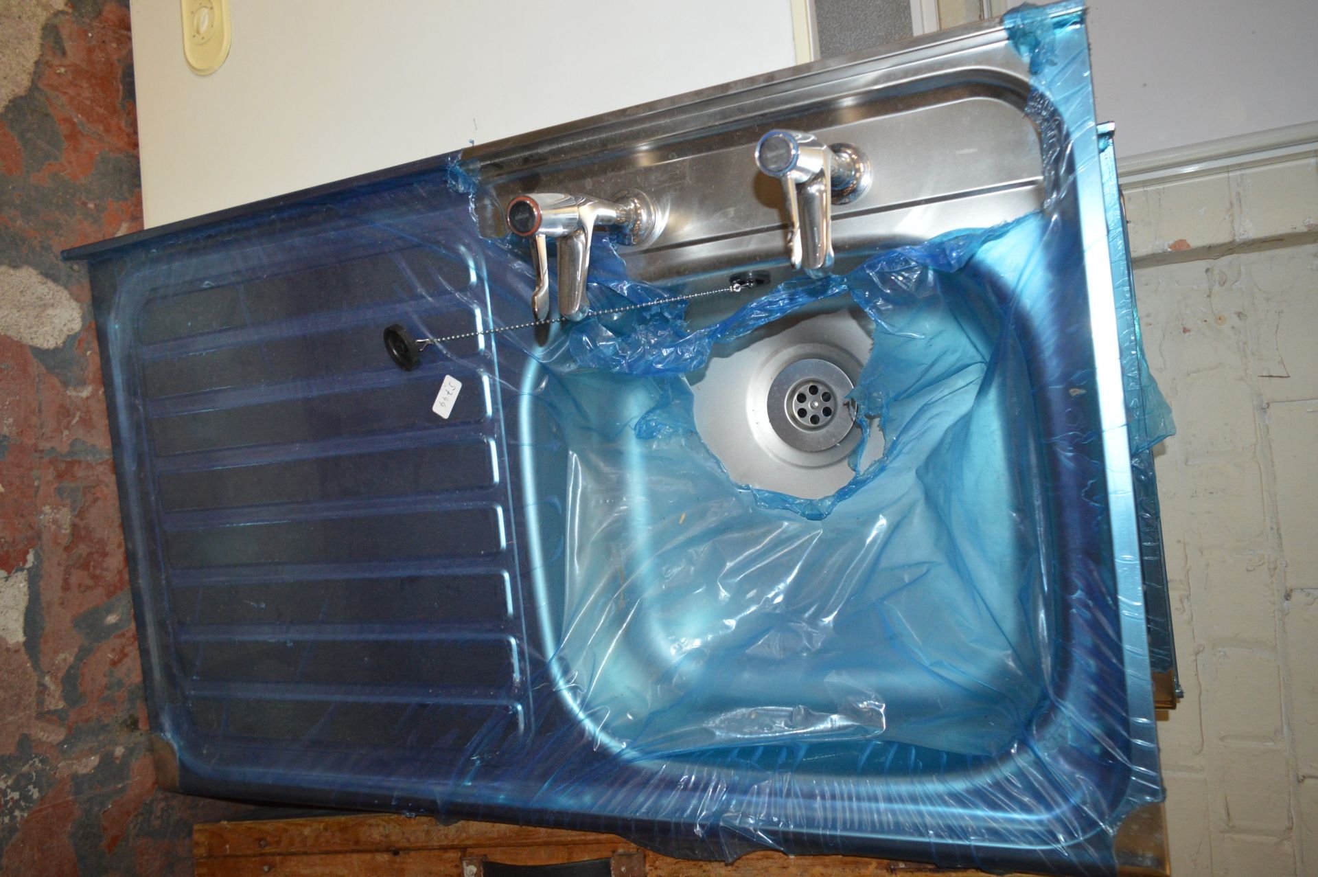 Stainless Steel Kitchen Sink with Mixer Taps