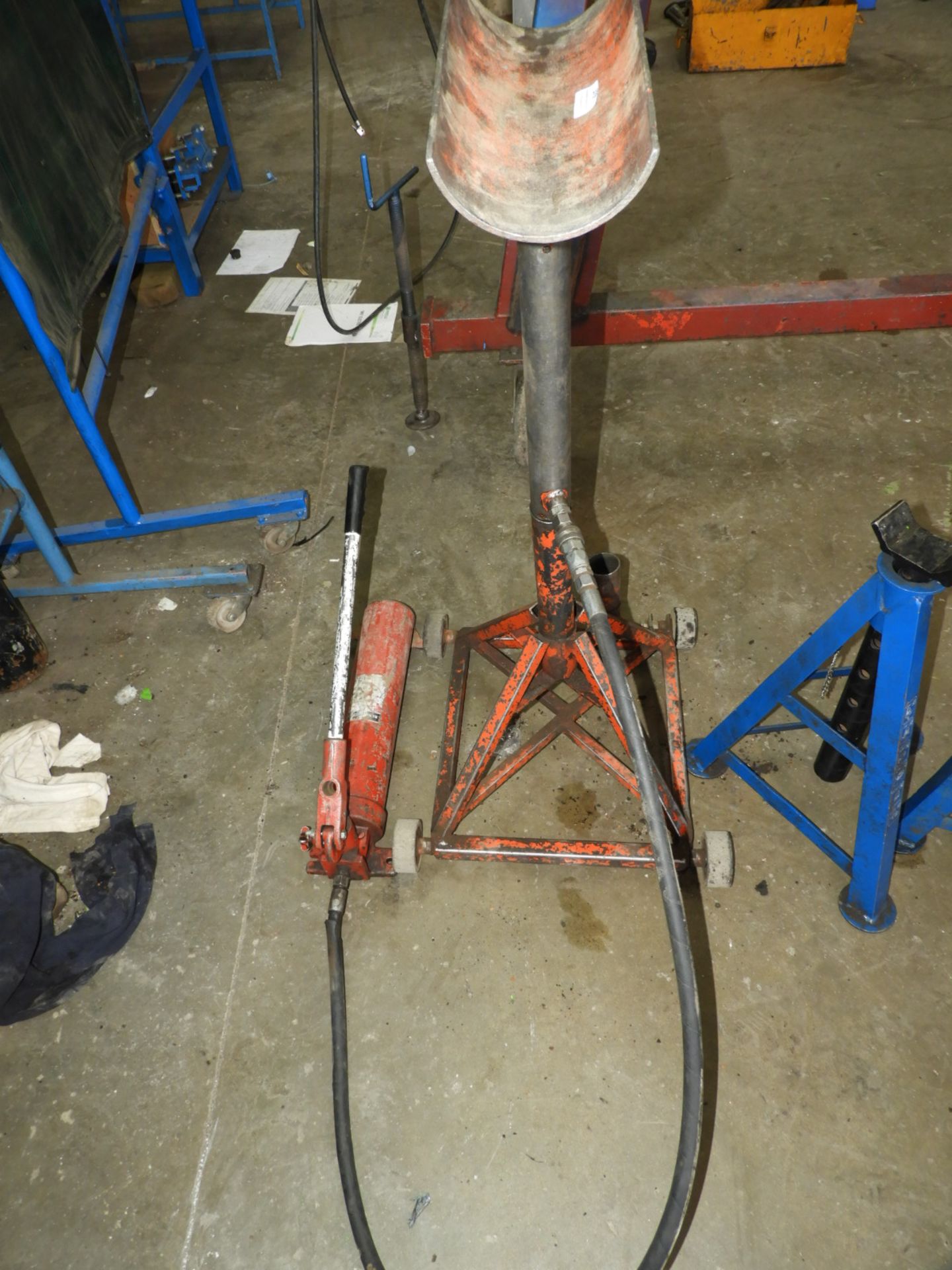 *Hydraulic Mobile Stand with Pump