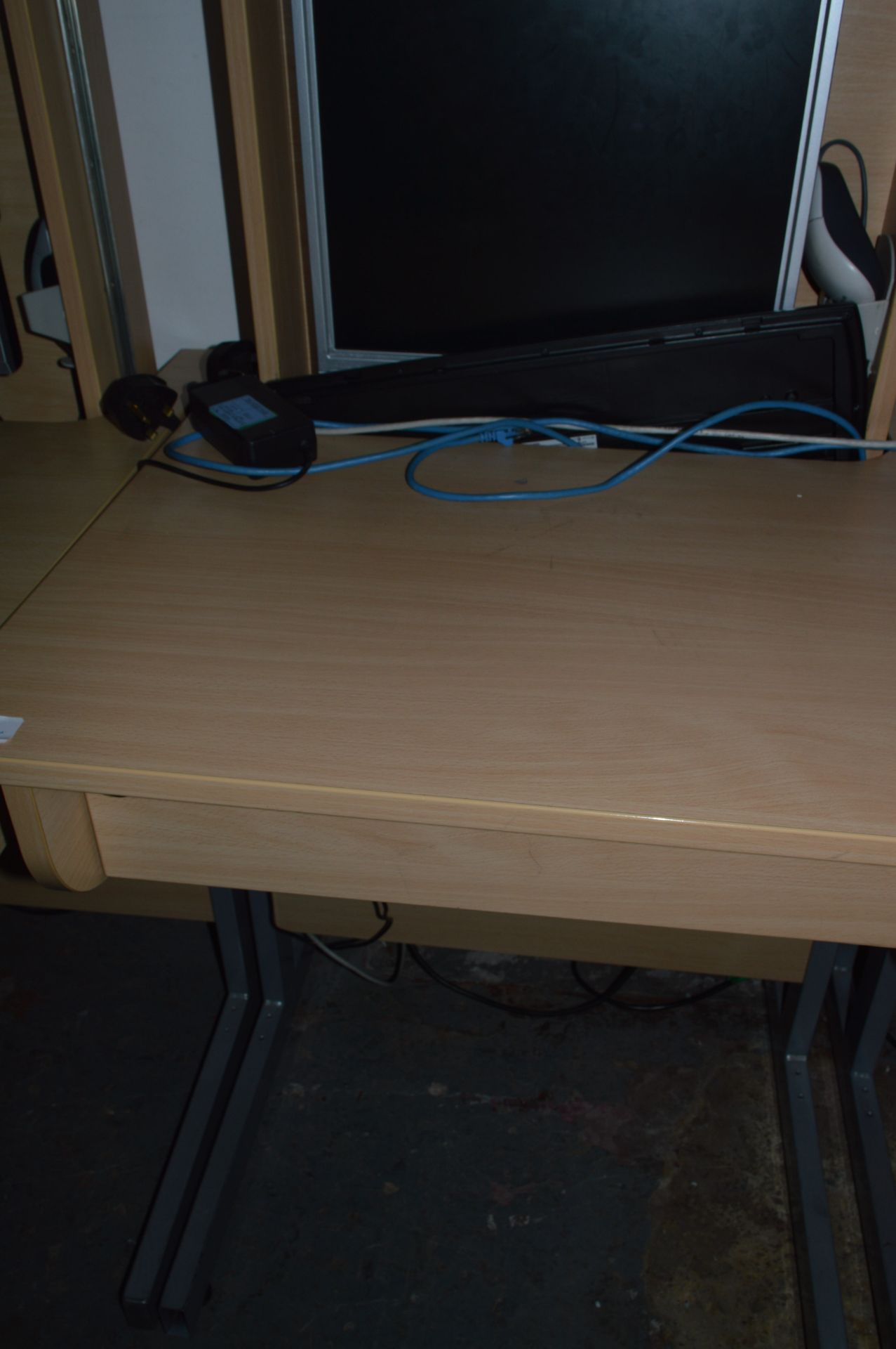 *Computer Table with Yuraku Monitor