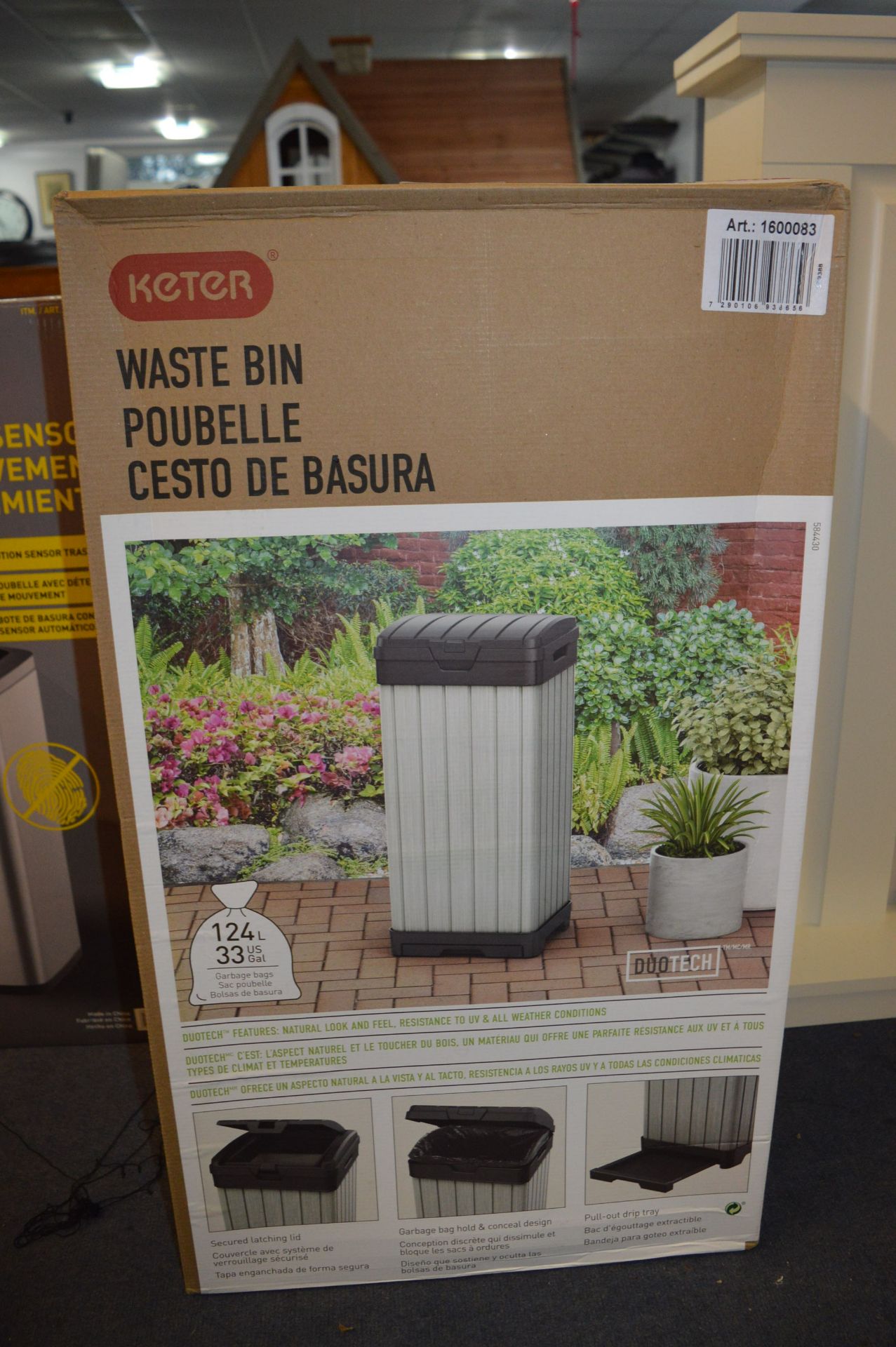 *Keter 124L Trash Can Bin