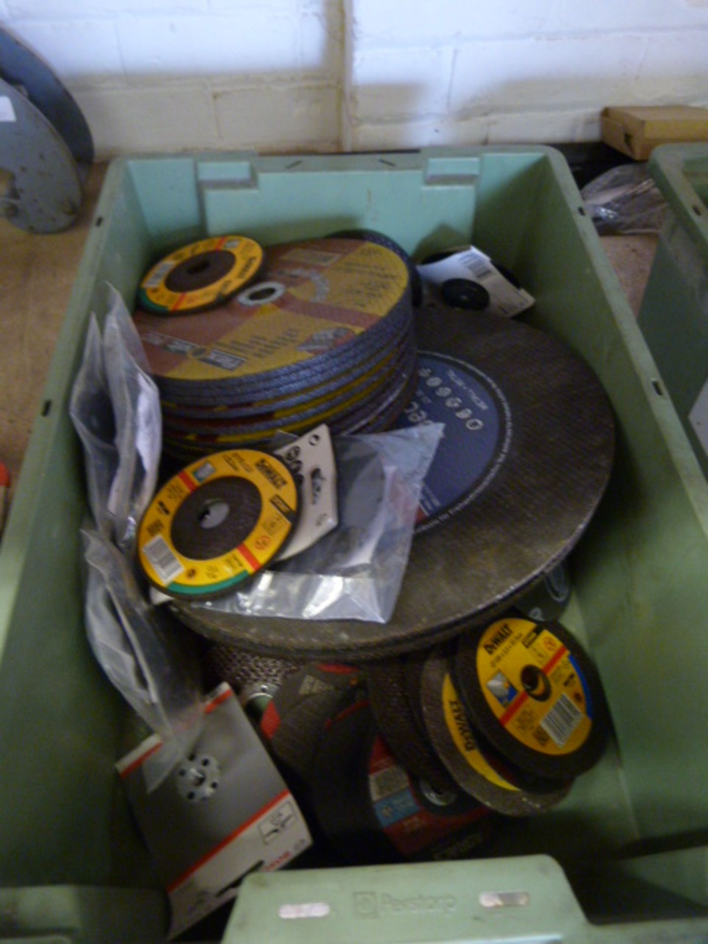 *Box of Assorted Grinding Discs