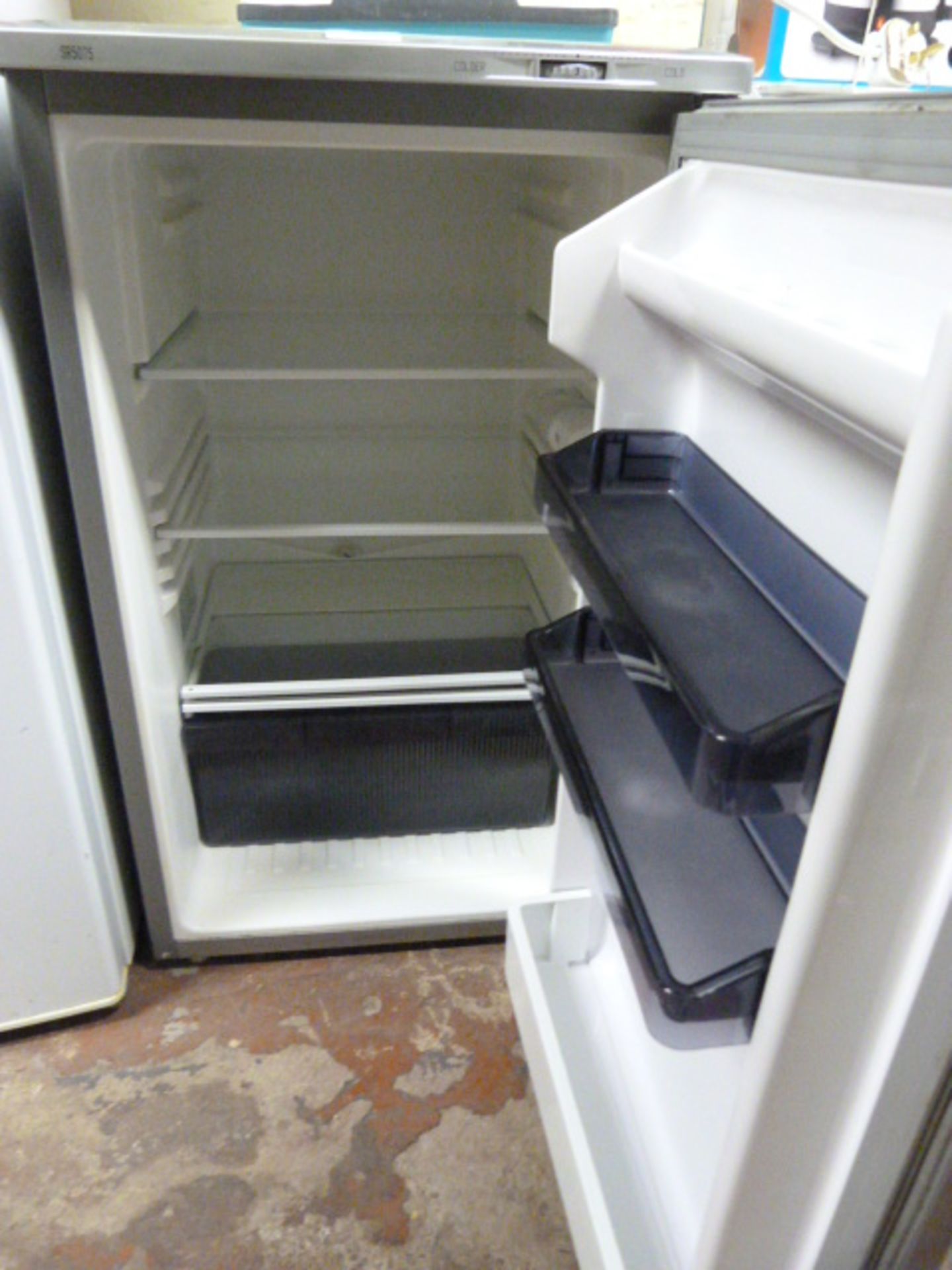 *Swan SR5075 Undercounter Refrigerator