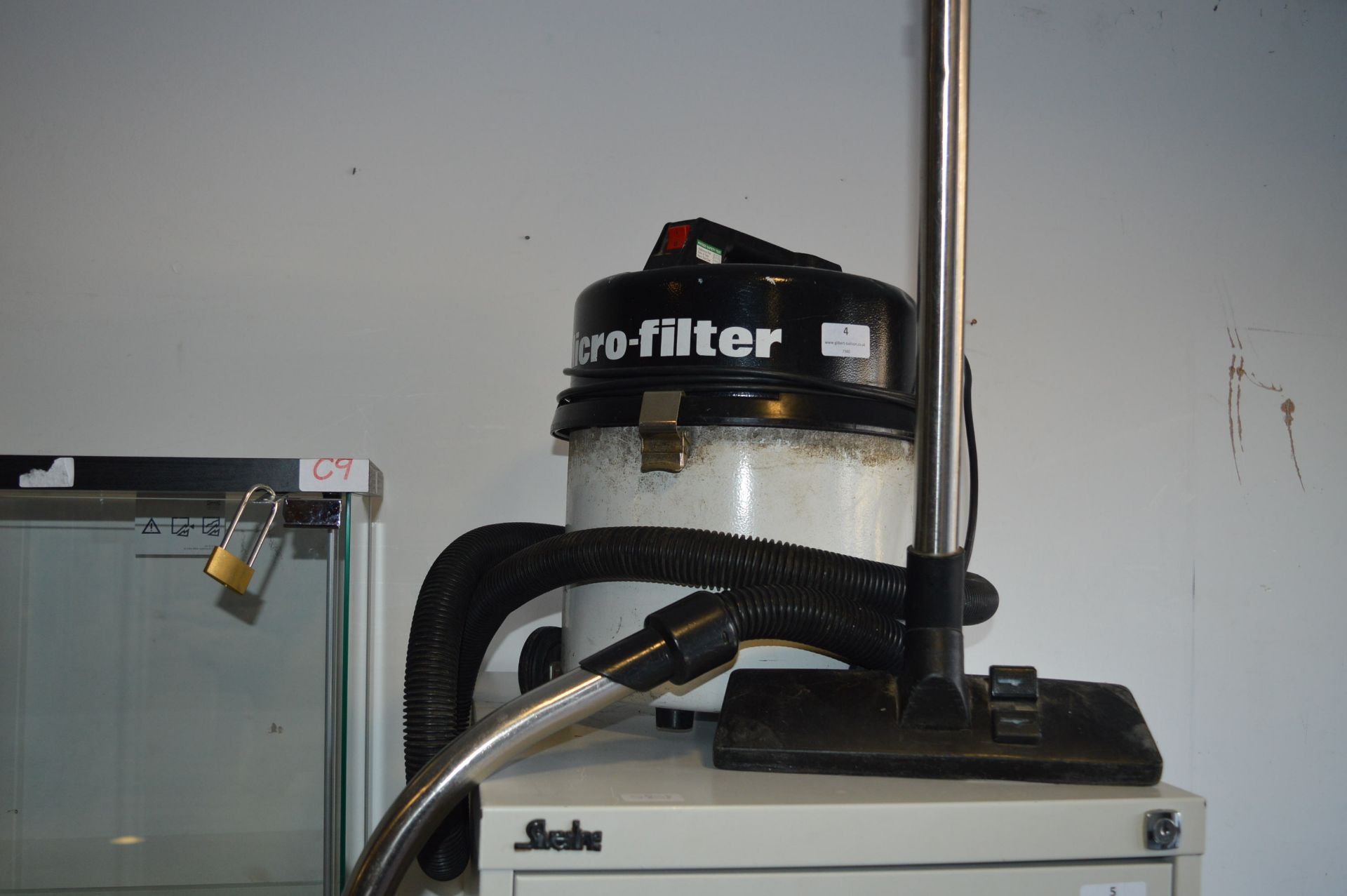 Micro Filter Vacuum Cleaner