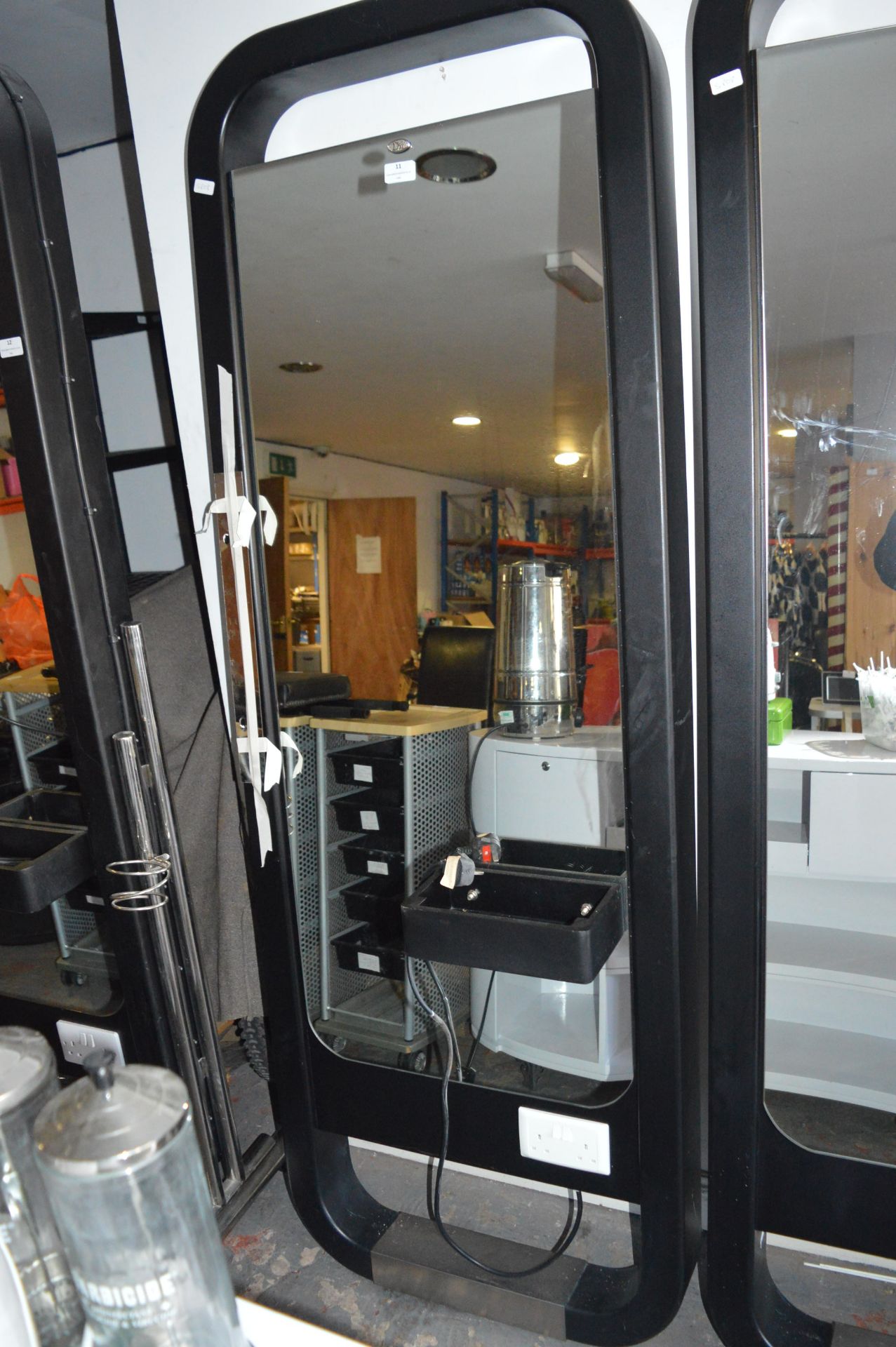 Dir Wall Mounted Hairdressing Station