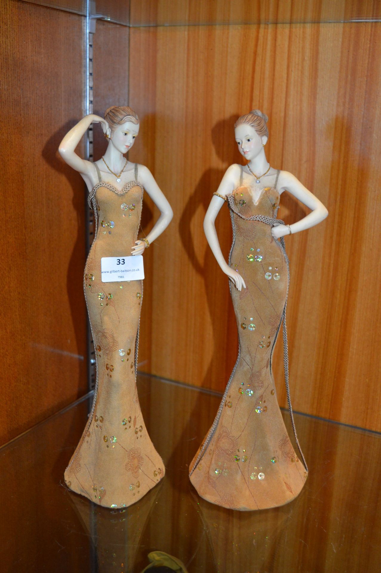 Pair of Leonardo Collection Simply Suede Figurines