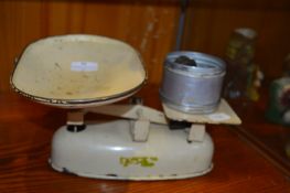 Vintage Harper Enamel Weighing Scales