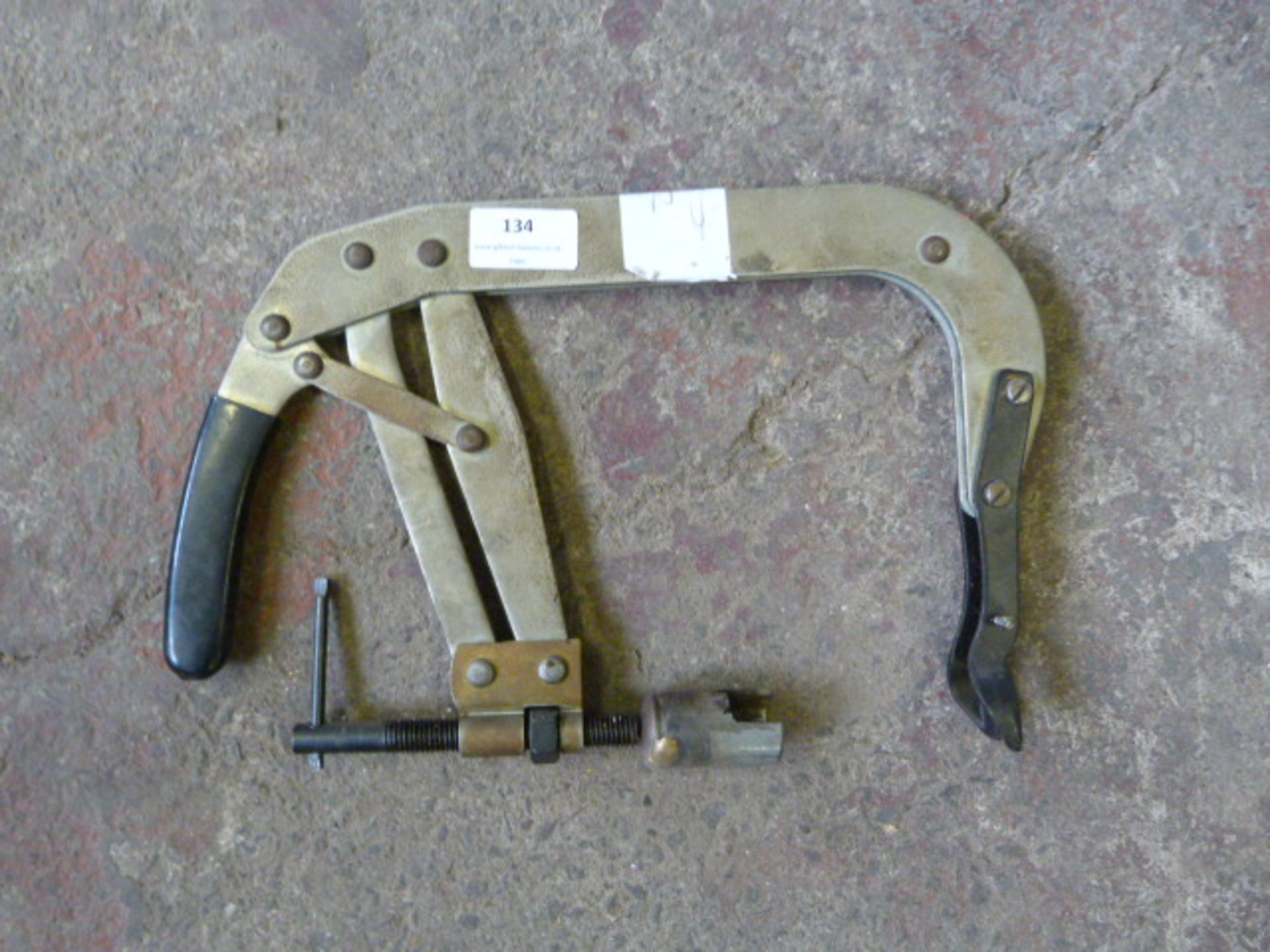 *Valve Clamp/ Lifter